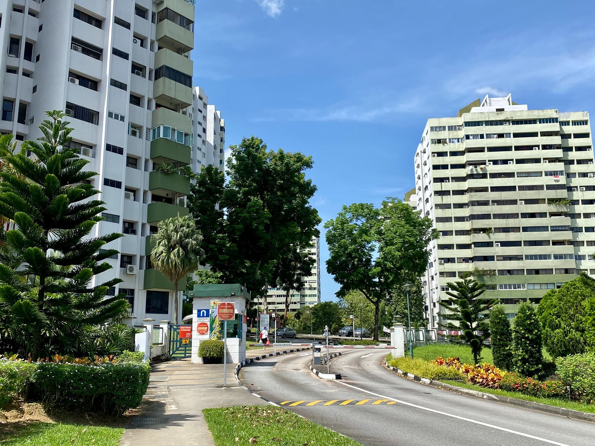 Images for Pin Grove Condominium